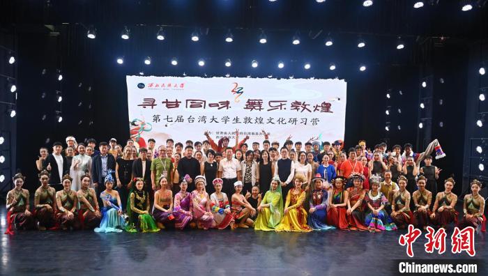 大突围，大学生群演的青春舞台与成长之旅