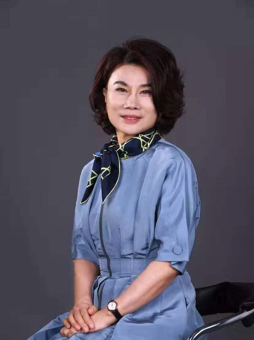 探索王者荣耀女英雄的魅力，超越视觉的深度解析