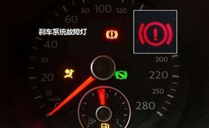 汽车仪表盘故障灯全亮，原因、应对措施与预防策略