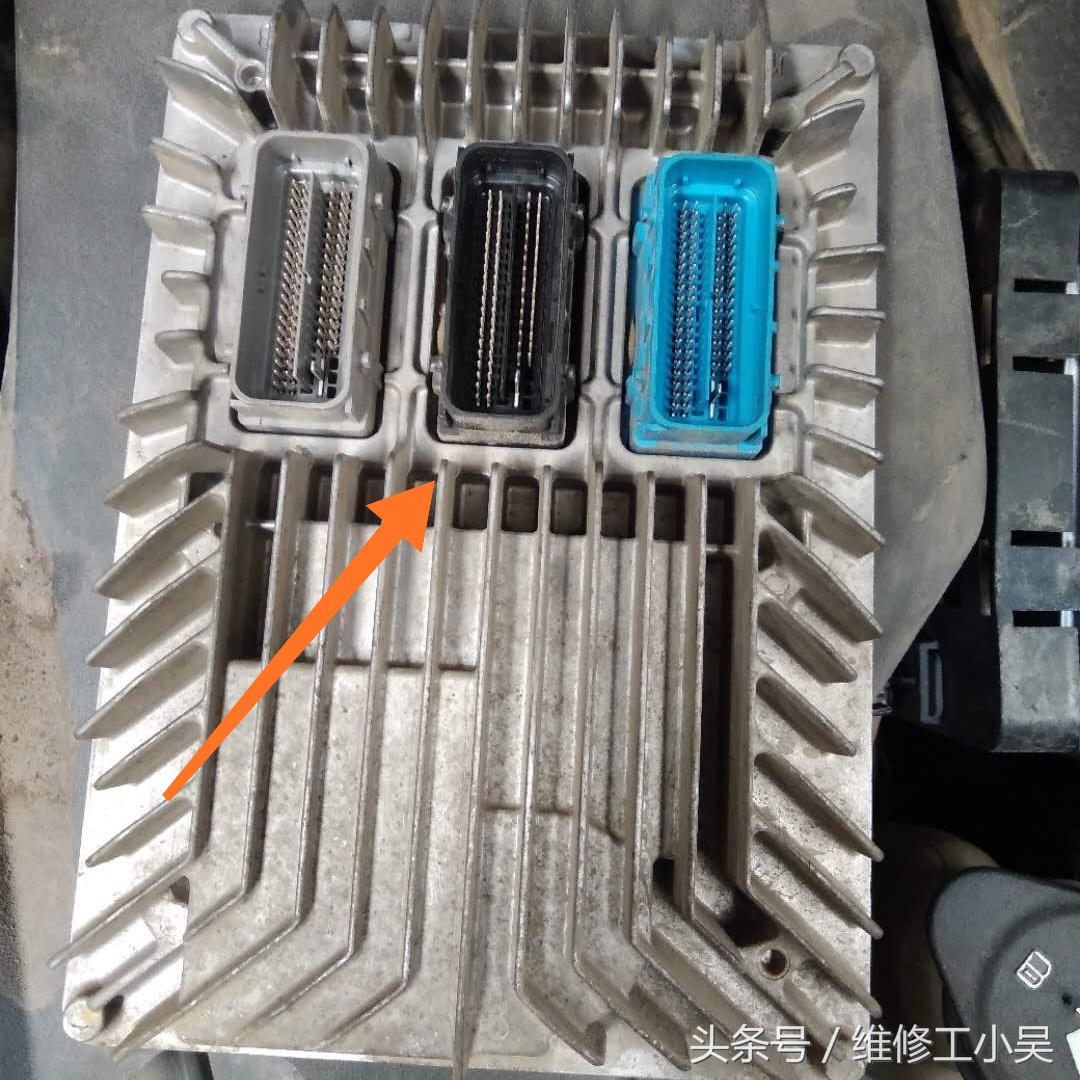 汽车无法启动时，该打哪个电话求助？