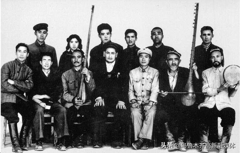 小汽车电瓶电压正常值解析，安全与性能的守护者