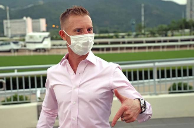 探索2019年香港马会正版资料大全，赛场风云与投注秘籍