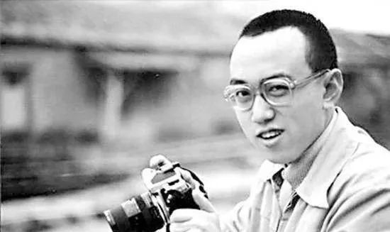 揭秘澳门六叔的真实身份，一张张照片背后的传奇故事
