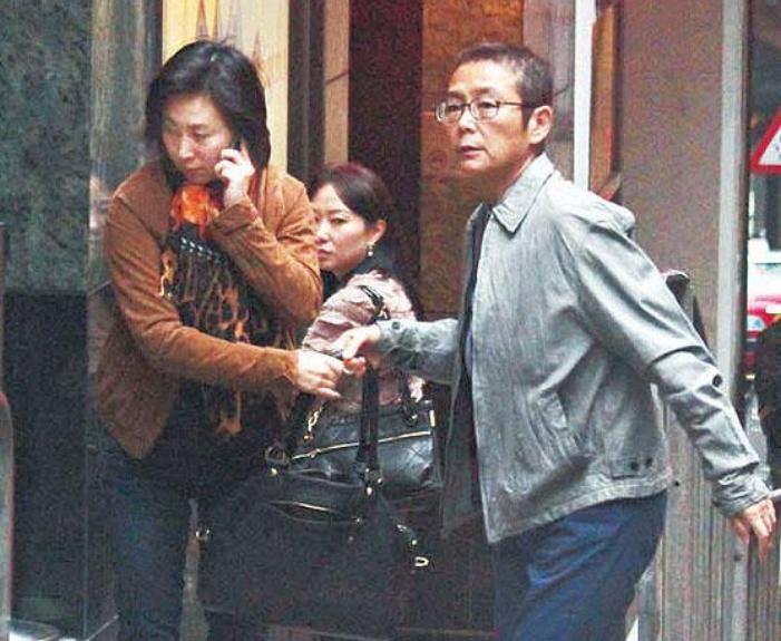 澳门六叔最新信息网站大全，揭秘赌王家族的商业帝国与未来动向