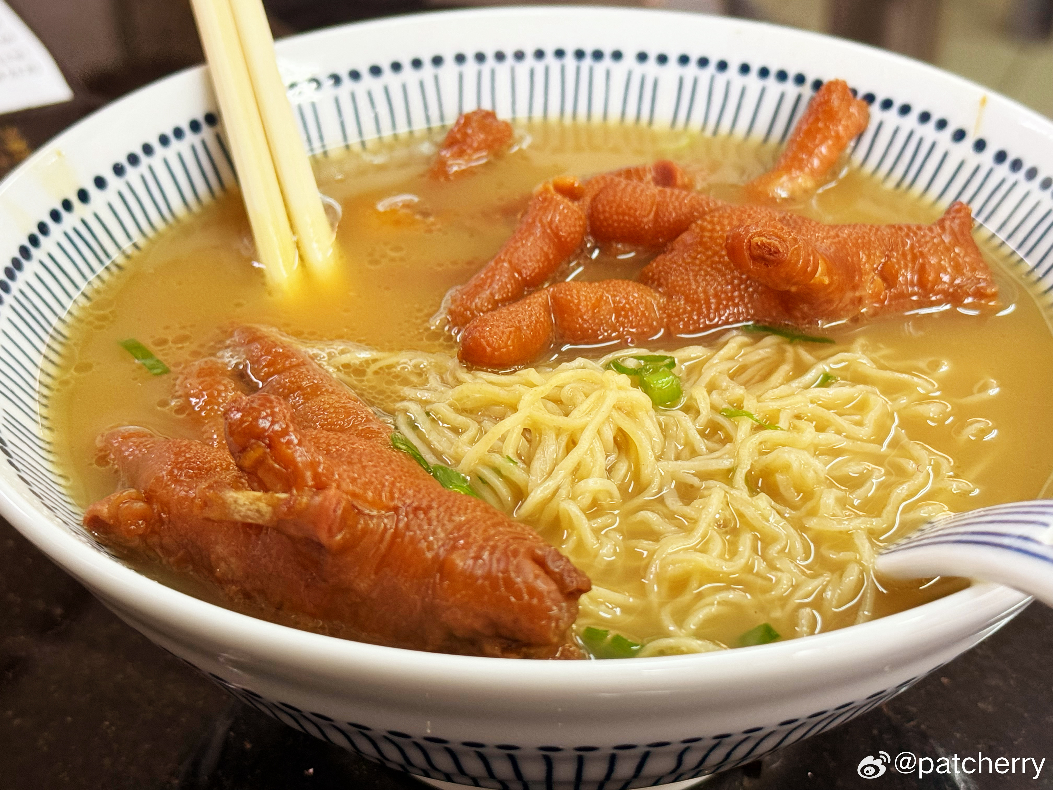 澳门六记粥面，朱孝天视频背后的美食传奇